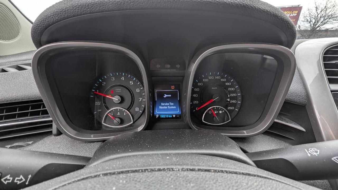 2015 Chevrolet Malibu 4dr Sdn LT w/1LT Photo