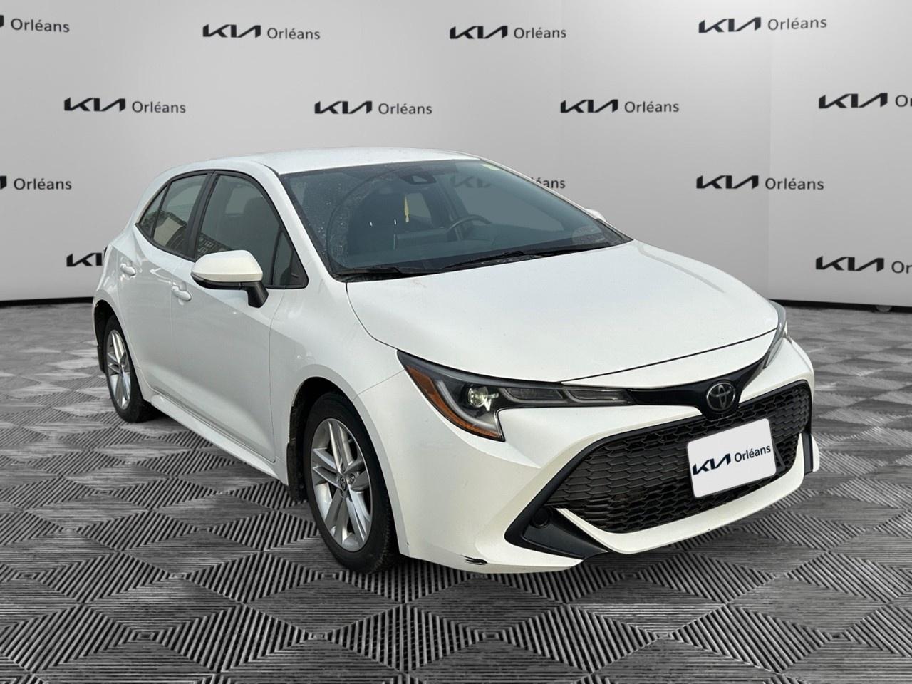 2021 Toyota Corolla Hatchback CVT Photo2