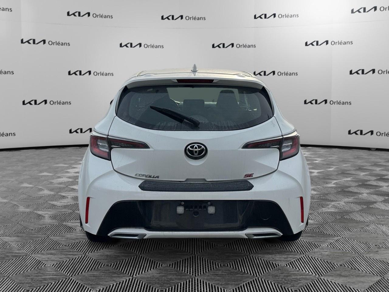 2021 Toyota Corolla Hatchback CVT Photo3
