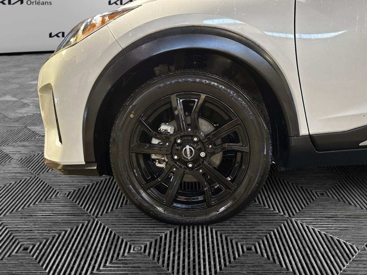 2023 Nissan Kicks SR FWD Photo