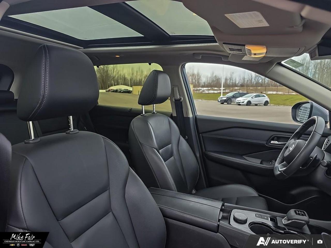 2024 Nissan Rogue SL ONE OWNER! 12.3 Inch Digital Dashboard, 12.3 Inch Touchscreen with Google Built in Photo