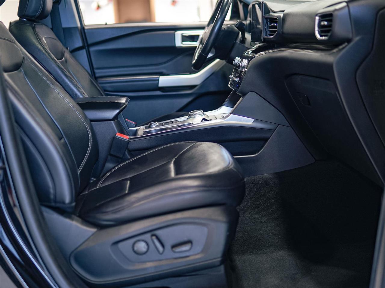 2021 Ford Explorer LIMITED | 4WD | NO ACCIDENTS | CAPTAIN PKG Photo