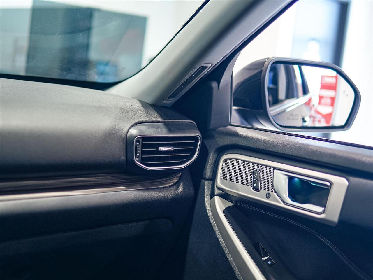 2021 Ford Explorer LIMITED | 4WD | NO ACCIDENTS | CAPTAIN PKG Photo