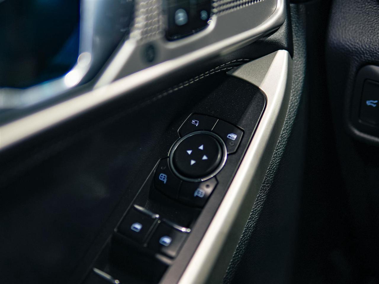 2021 Ford Explorer LIMITED | 4WD | NO ACCIDENTS | CAPTAIN PKG Photo