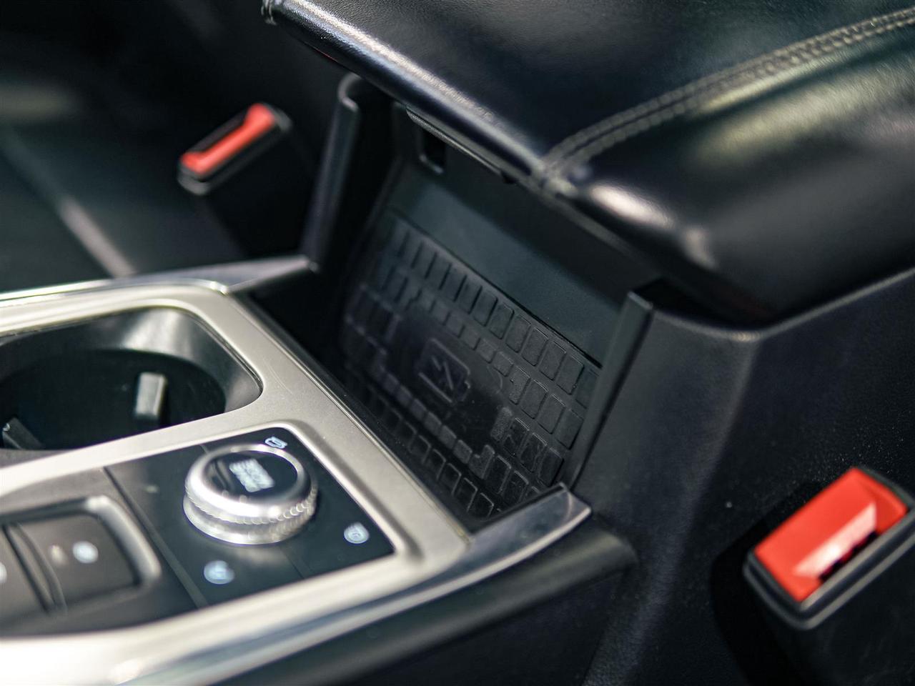 2021 Ford Explorer LIMITED | 4WD | NO ACCIDENTS | CAPTAIN PKG Photo