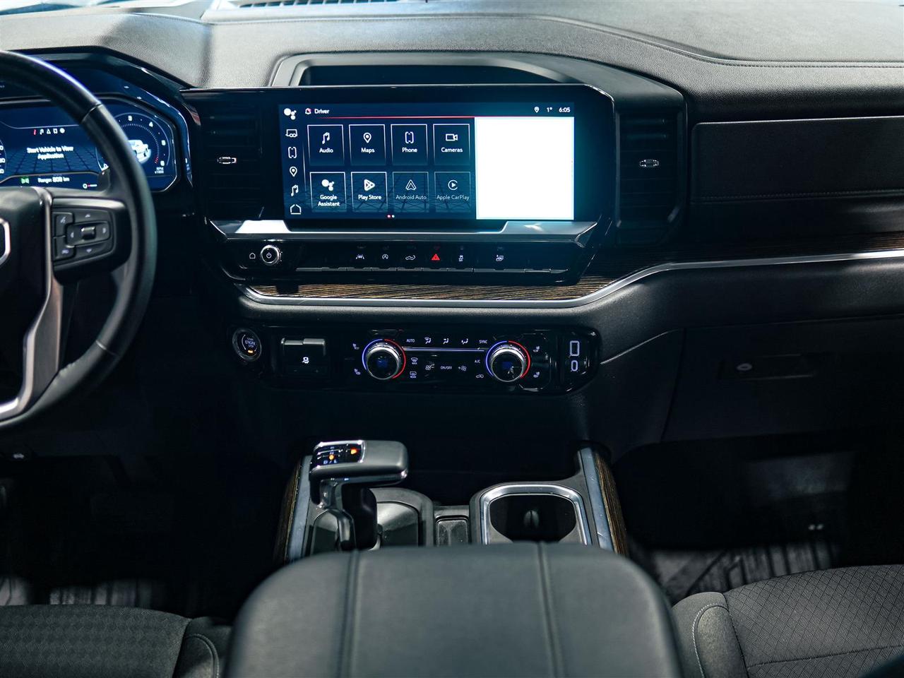 2024 GMC Sierra 1500 ELEVATION CREW CAB | 4X4 | PREF PKG | 5.3 V8 | NO ACCIDENTS Photo