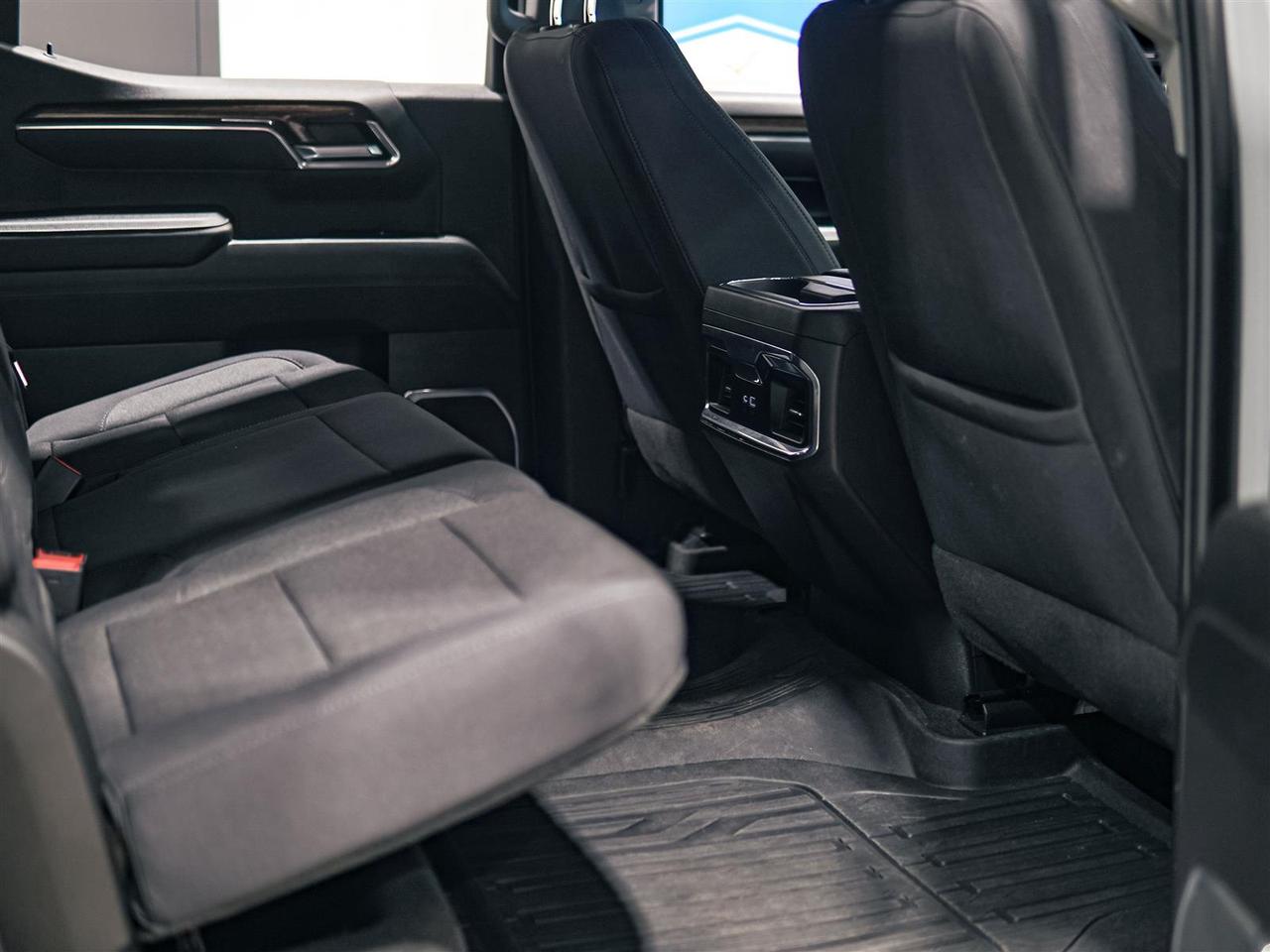 2024 GMC Sierra 1500 ELEVATION CREW CAB | 4X4 | PREF PKG | 5.3 V8 | NO ACCIDENTS Photo