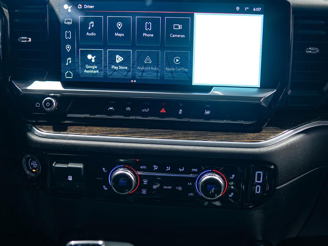2024 GMC Sierra 1500 ELEVATION CREW CAB | 4X4 | PREF PKG | 5.3 V8 | NO ACCIDENTS Photo