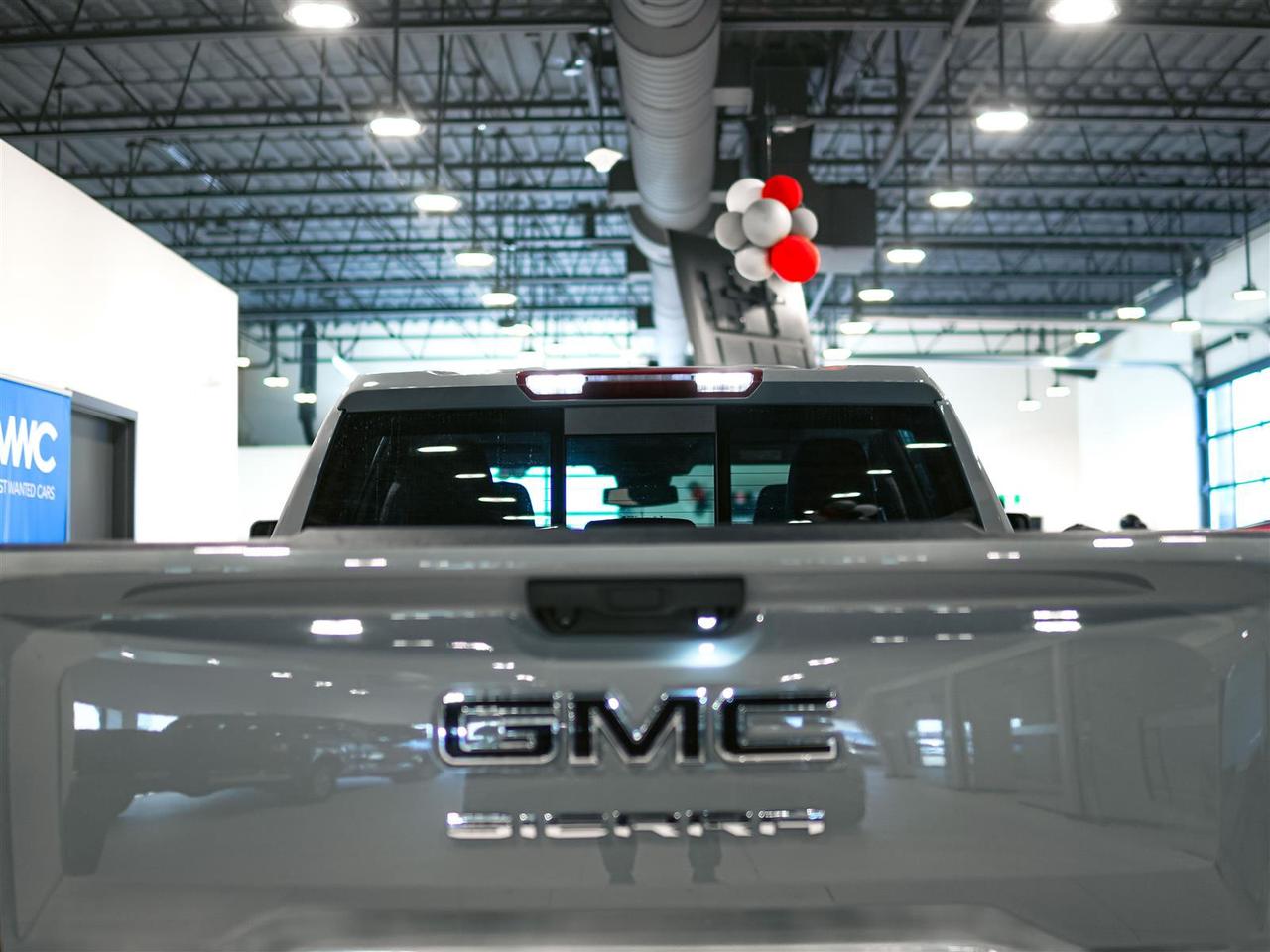2024 GMC Sierra 1500 ELEVATION CREW CAB | 4X4 | PREF PKG | 5.3 V8 | NO ACCIDENTS Photo