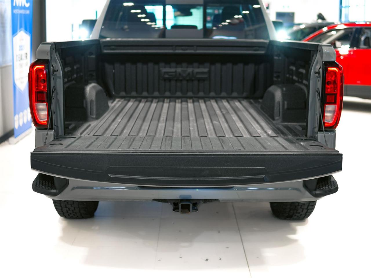 2024 GMC Sierra 1500 ELEVATION CREW CAB | 4X4 | PREF PKG | 5.3 V8 | NO ACCIDENTS Photo