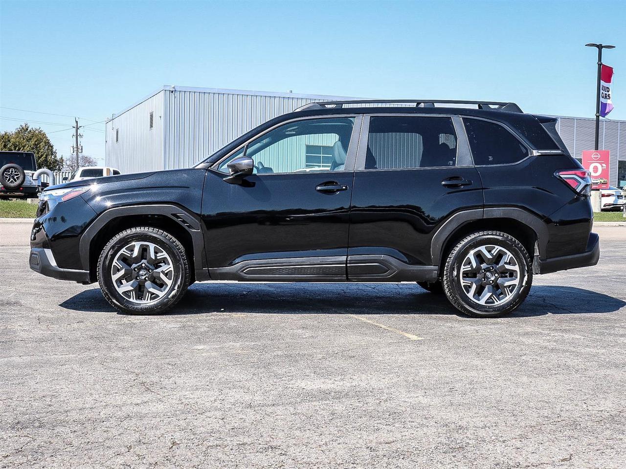 2025 Subaru Forester TOURING Photo4