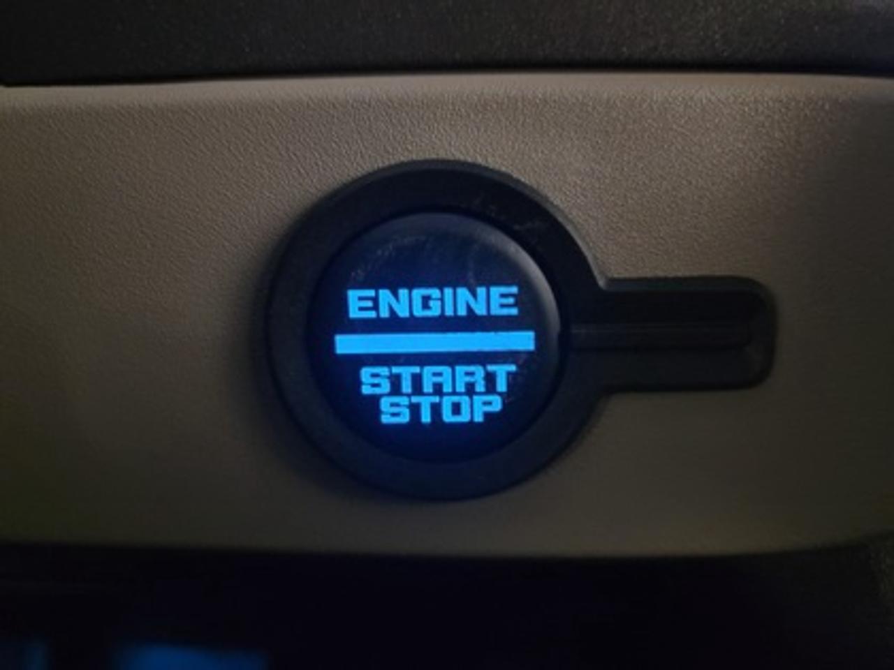 13737320