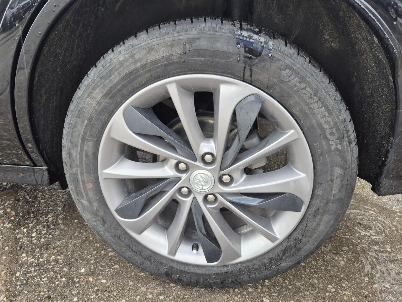 2022 Buick Encore GX, AWD, LOCAL TRADE, WINTERS ON RIMS INCLUDED! Photo