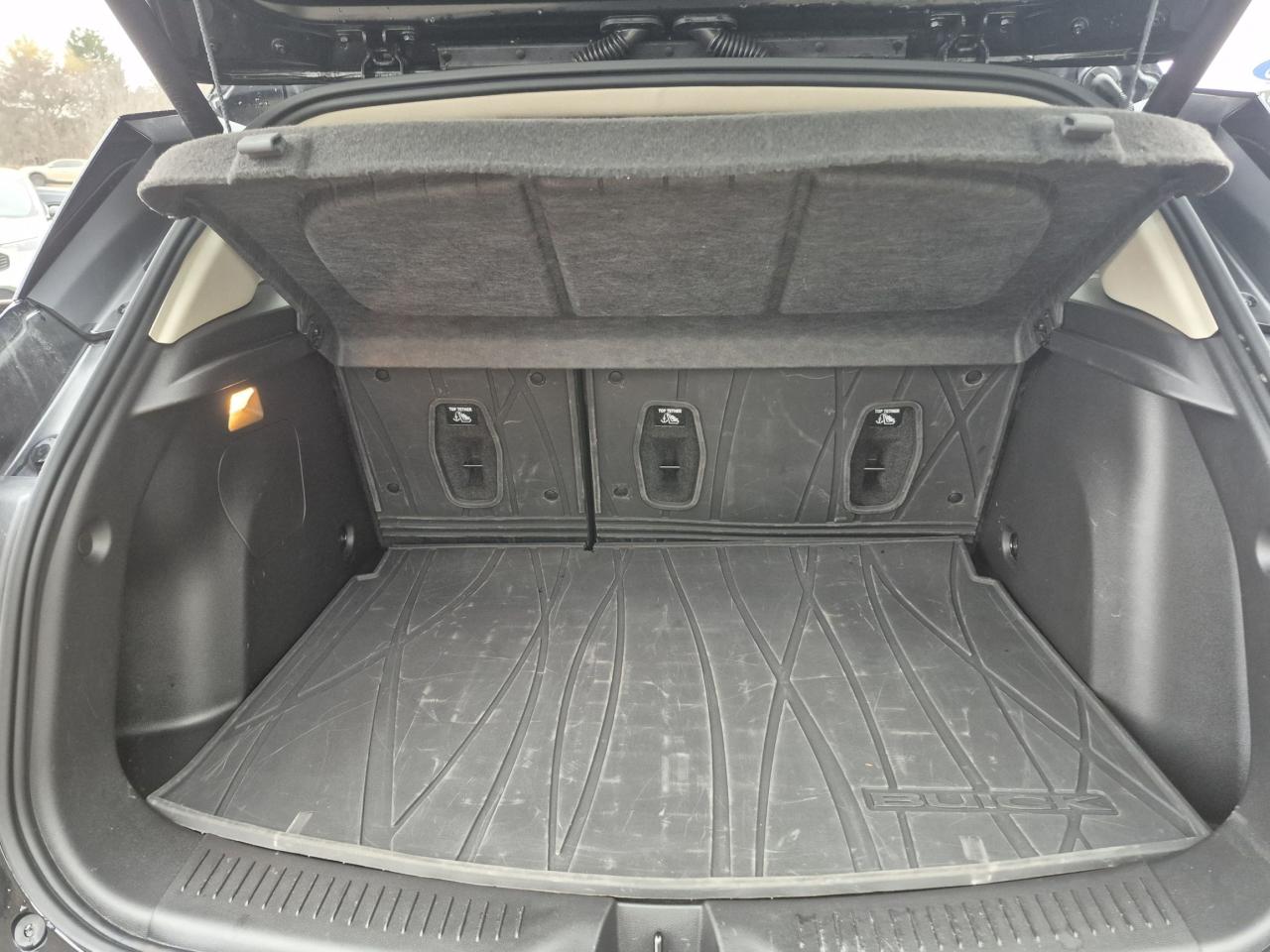 2022 Buick Encore GX, AWD, LOCAL TRADE, WINTERS ON RIMS INCLUDED! Photo