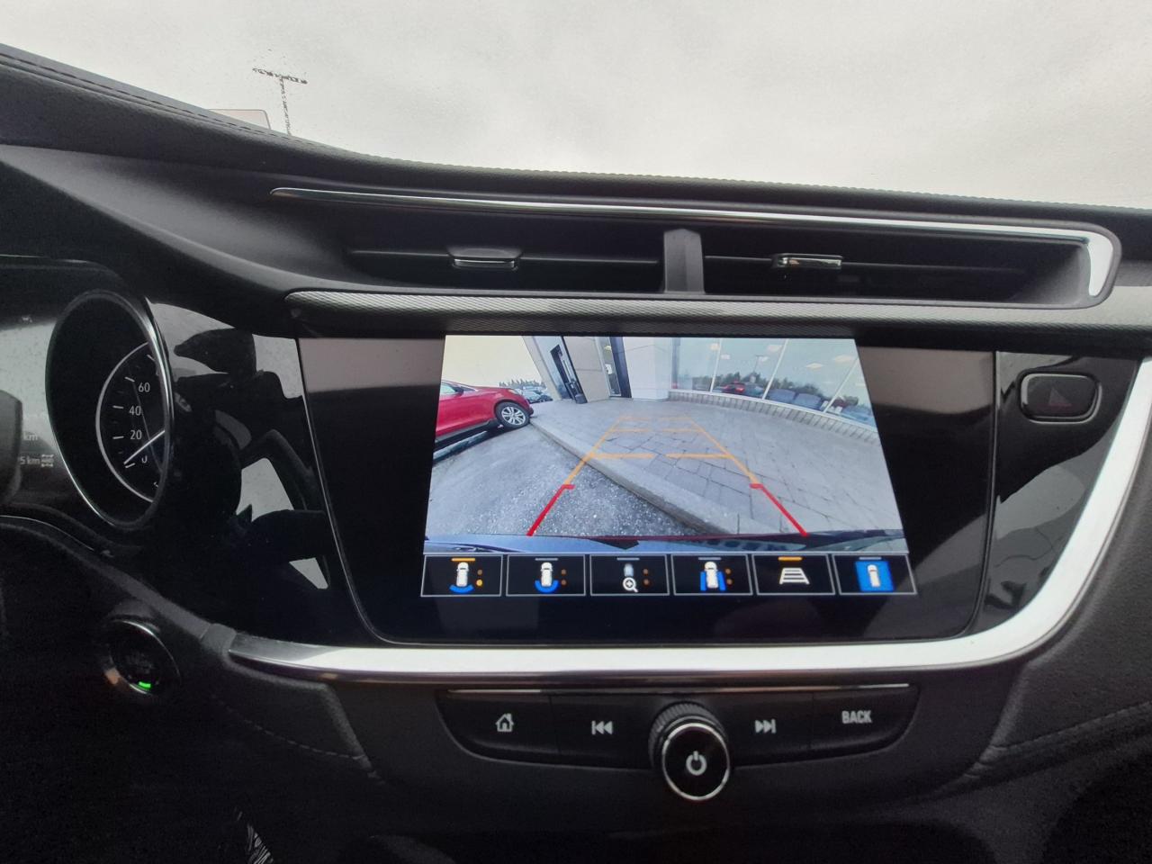 2022 Buick Encore GX, AWD, LOCAL TRADE, WINTERS ON RIMS INCLUDED! Photo