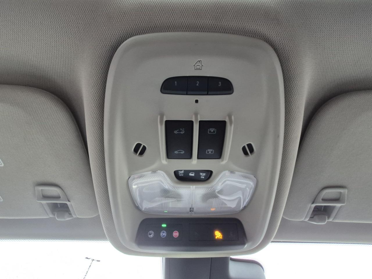 2022 Buick Encore GX, AWD, LOCAL TRADE, WINTERS ON RIMS INCLUDED! Photo