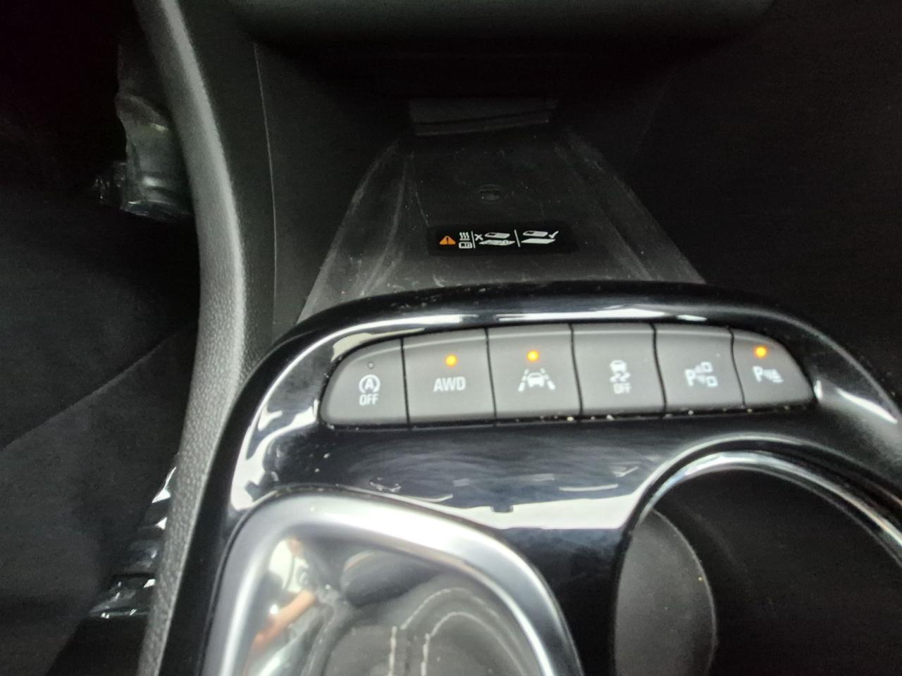 2022 Buick Encore GX, AWD, LOCAL TRADE, WINTERS ON RIMS INCLUDED! Photo