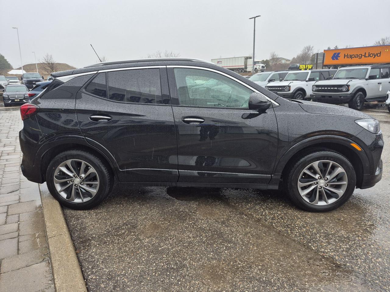 2022 Buick Encore GX, AWD, LOCAL TRADE, WINTERS ON RIMS INCLUDED! Photo3