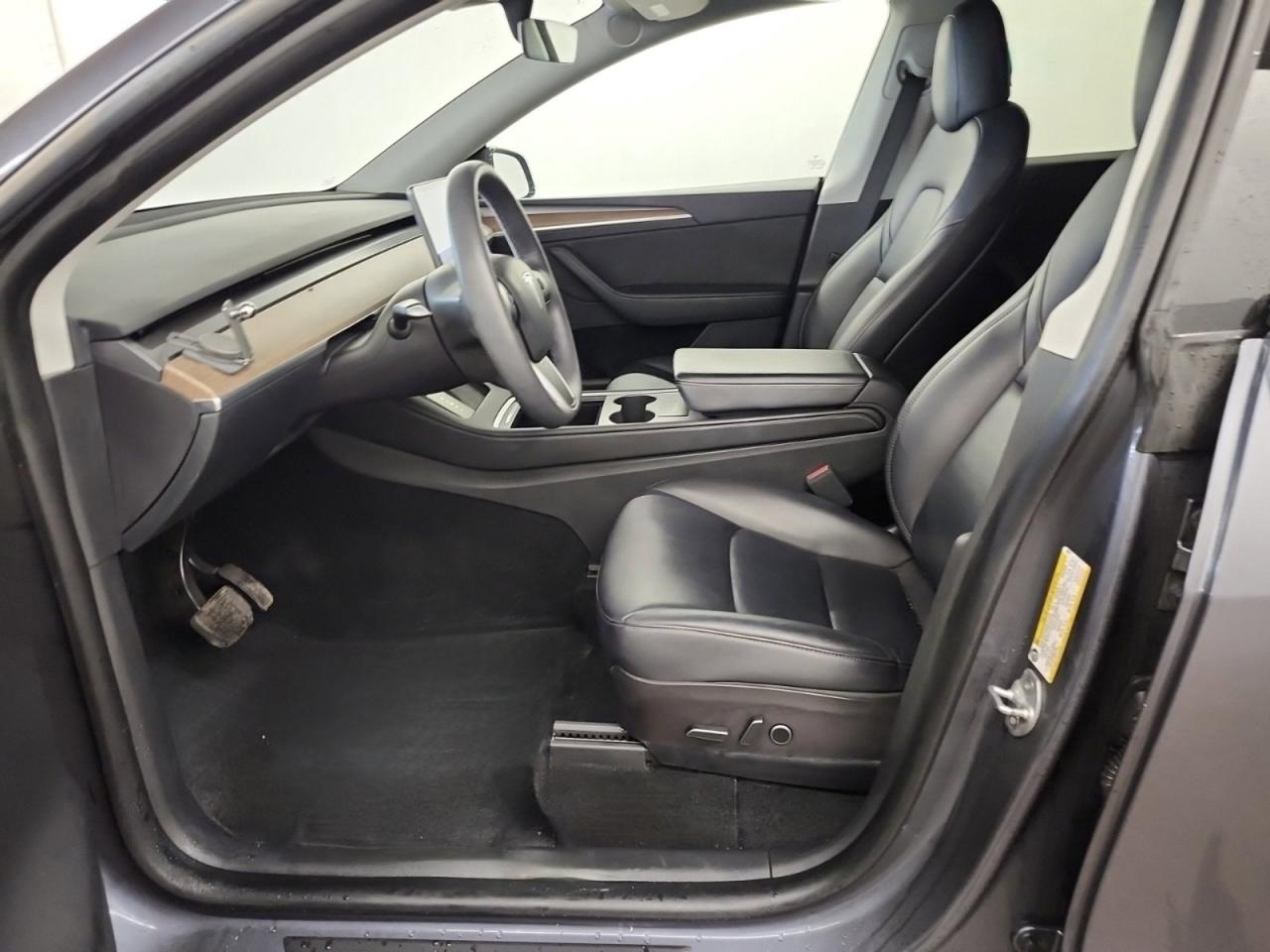 2023 Tesla Model Y LONG RANGE Photo