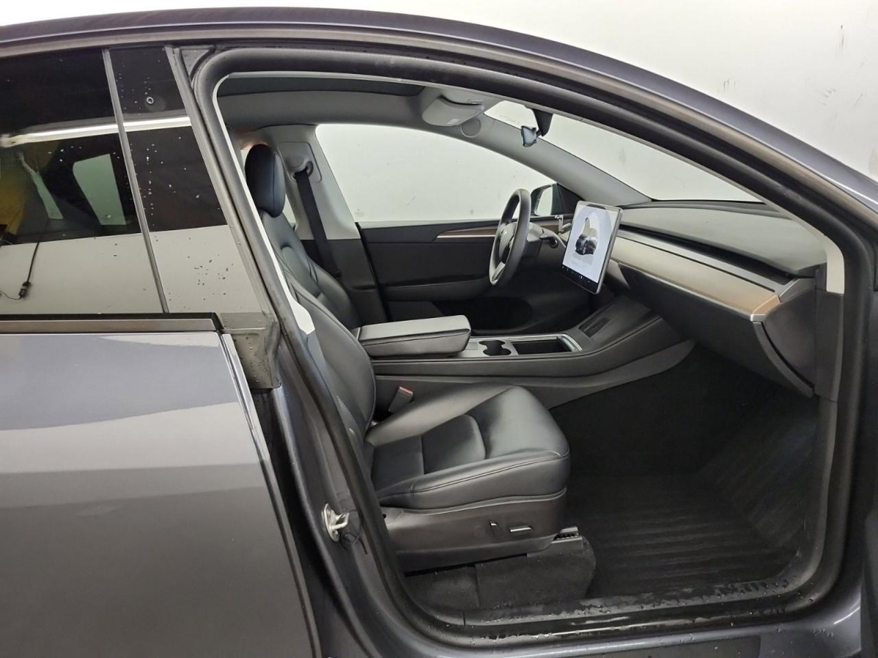 2023 Tesla Model Y LONG RANGE Photo