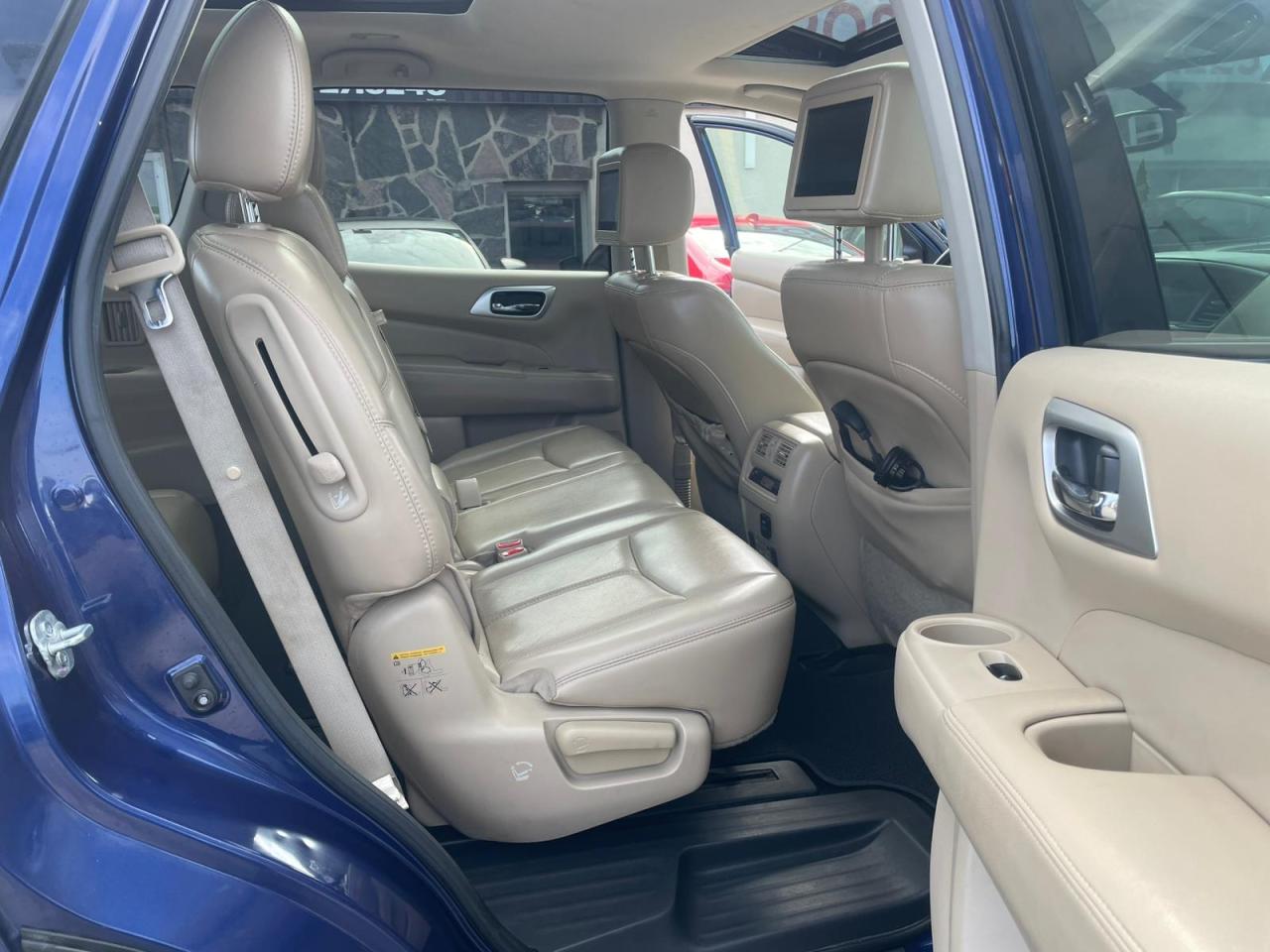 2017 Nissan Pathfinder Platinum 4WD NAVI 360 CAMERA DVD LEATHER TOW SUNRO Photo