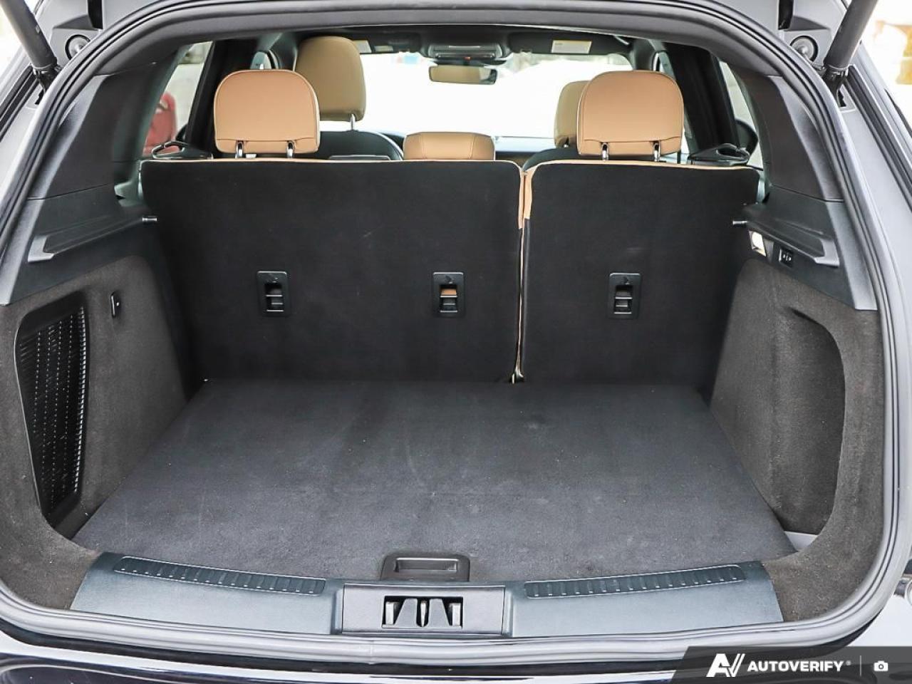 2022 Lincoln Corsair Reserve,AWD,LOW KM'S,NAVI,PANO,PWR T/GATE,LEATHER Photo