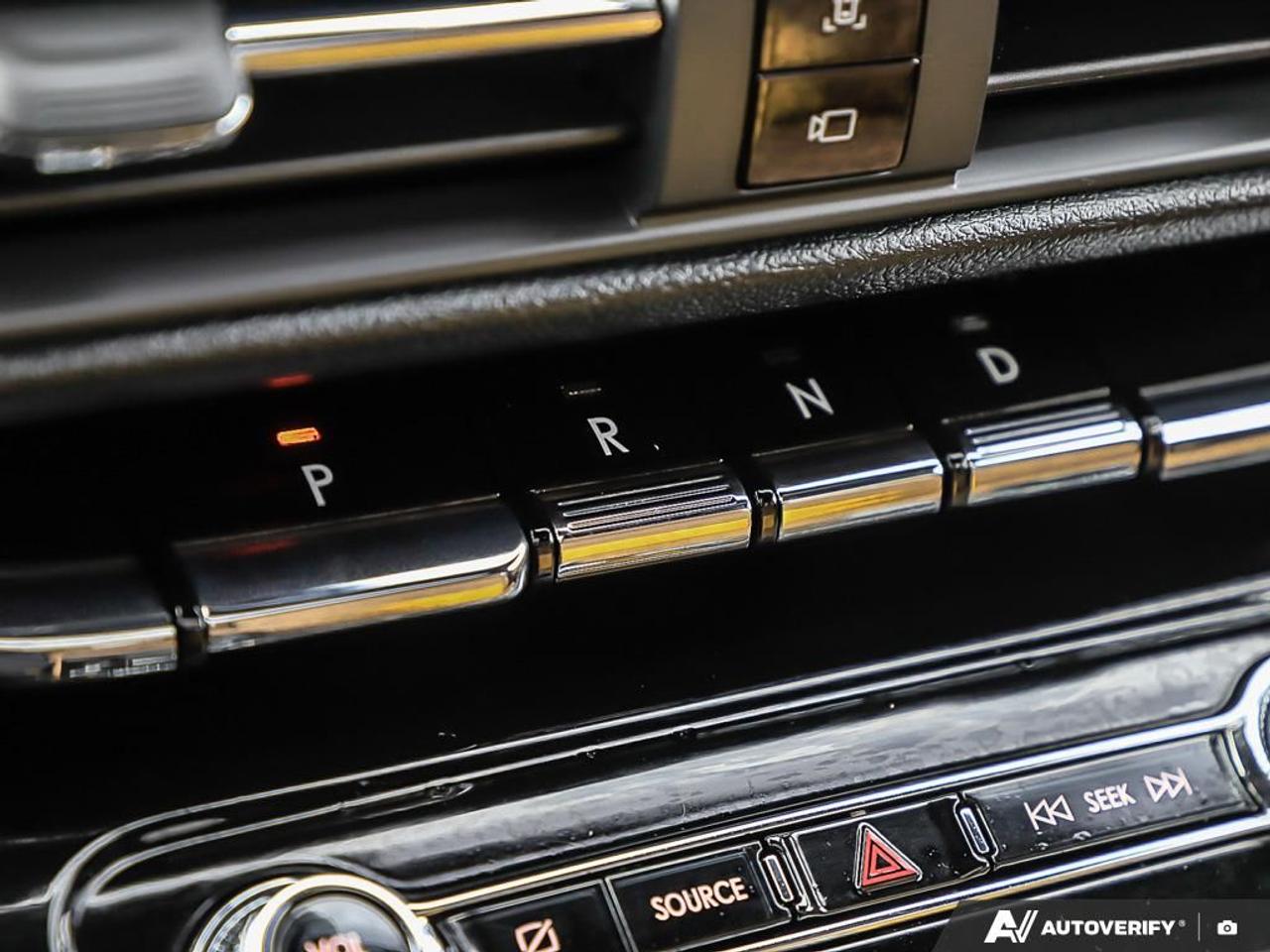 2022 Lincoln Corsair Reserve,AWD,LOW KM'S,NAVI,PANO,PWR T/GATE,LEATHER Photo