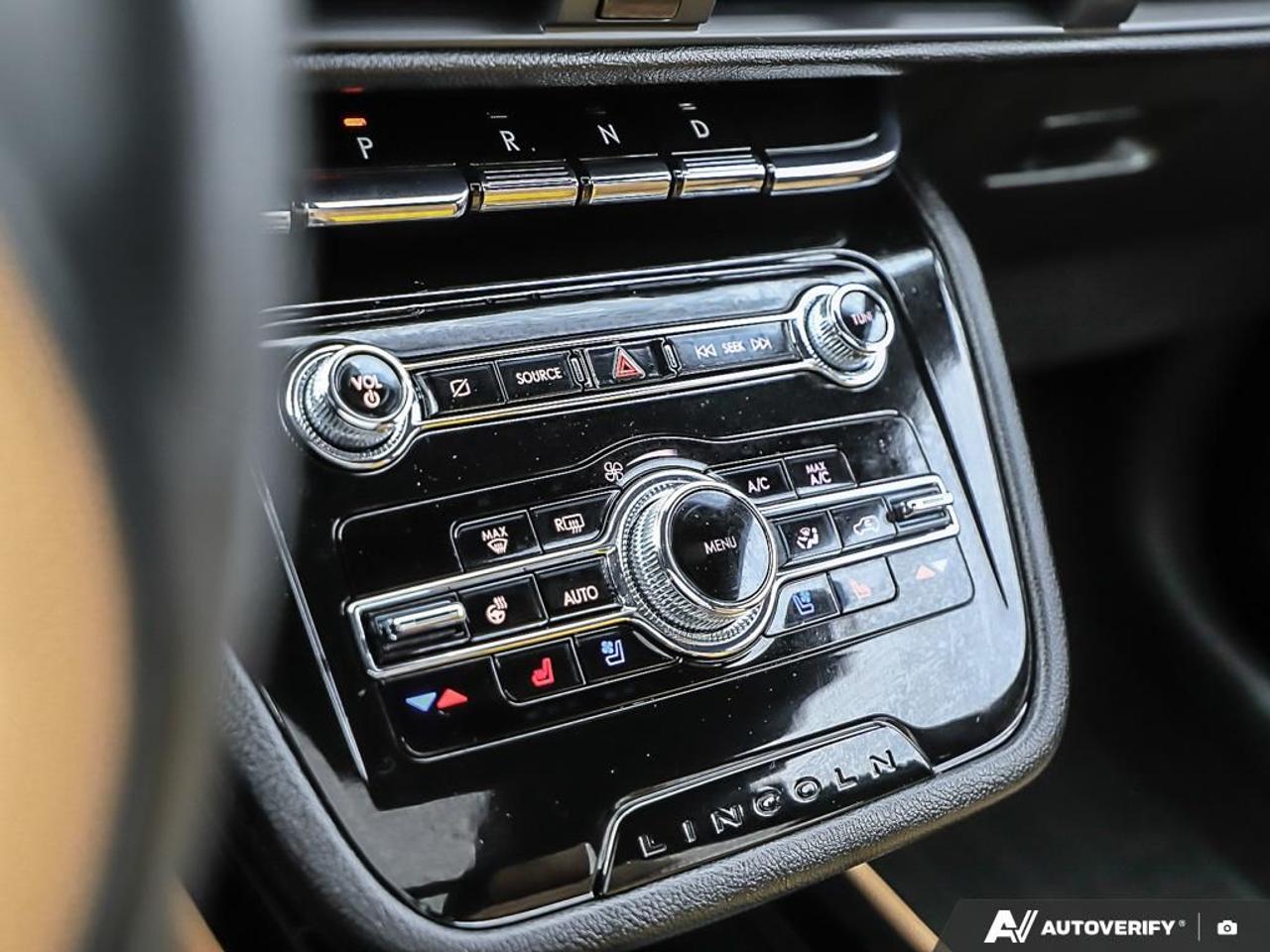 2022 Lincoln Corsair Reserve,AWD,LOW KM'S,NAVI,PANO,PWR T/GATE,LEATHER Photo