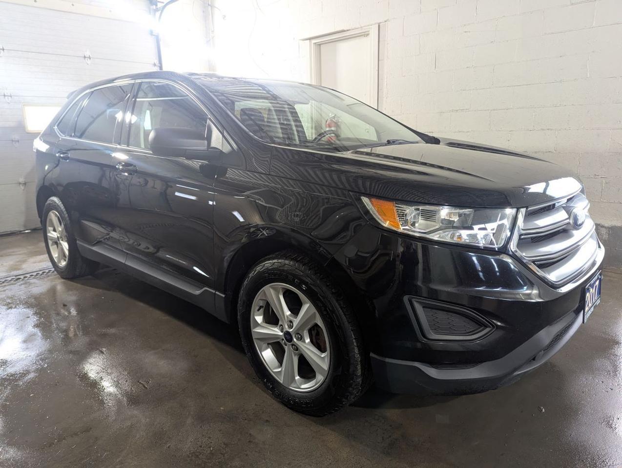 2017 Ford Edge SE AWD WITH NAVIGATION!! Photo
