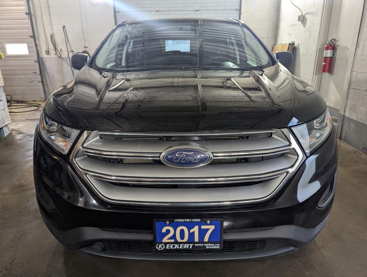 2017 Ford Edge SE AWD WITH NAVIGATION!! Photo2