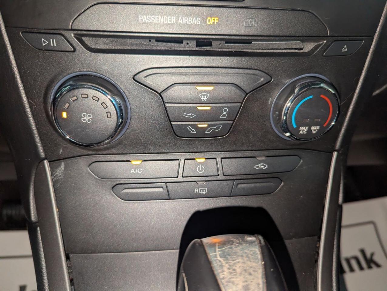 2017 Ford Edge SE AWD WITH NAVIGATION!! Photo