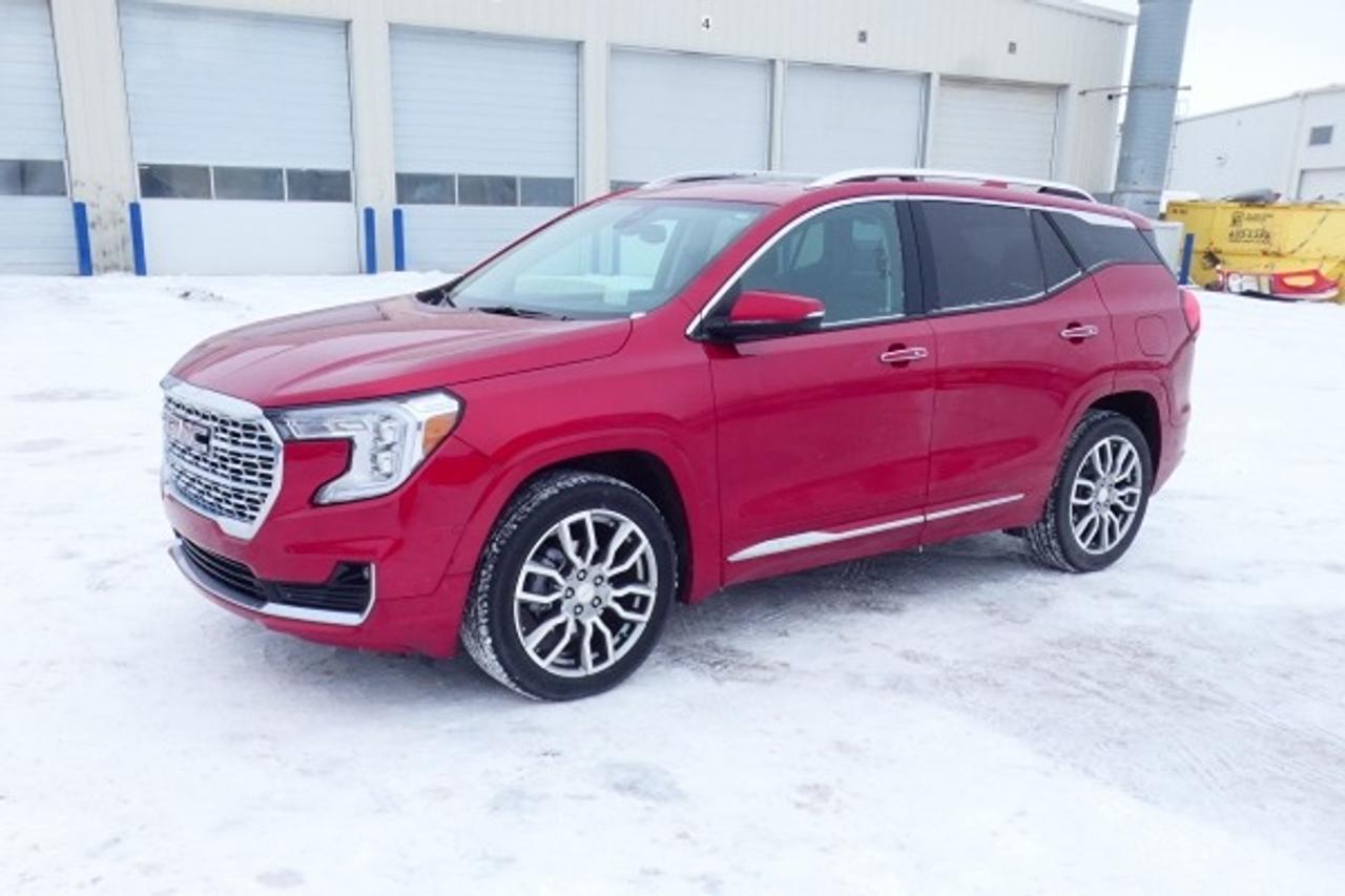 2023 GMC Terrain Denali AWD w/H&C L, pano S/R, NAV, BUC, HUD - Photo #1