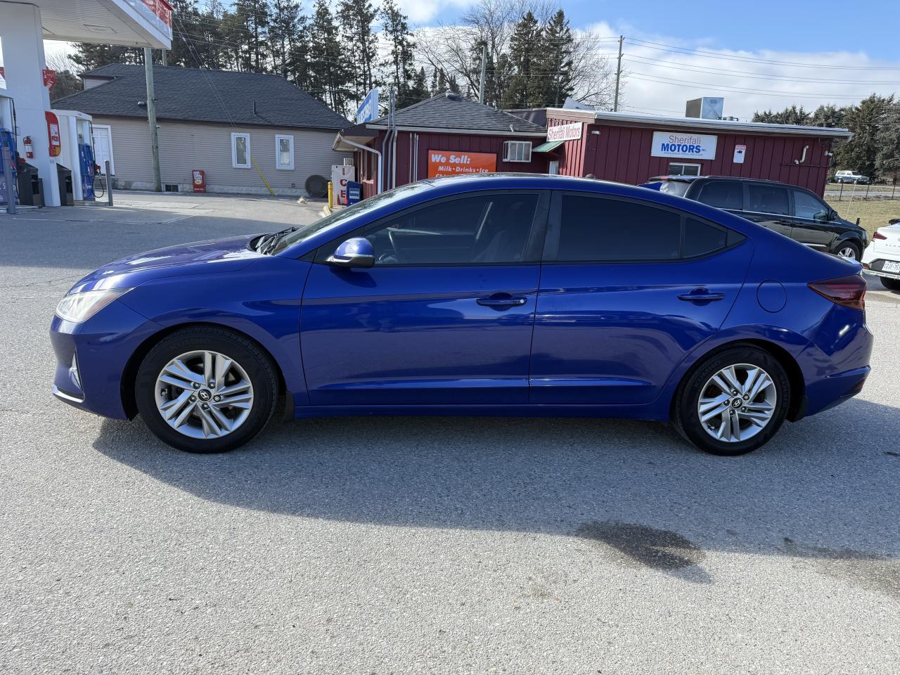 2019 Hyundai Elantra Preferred Photo3