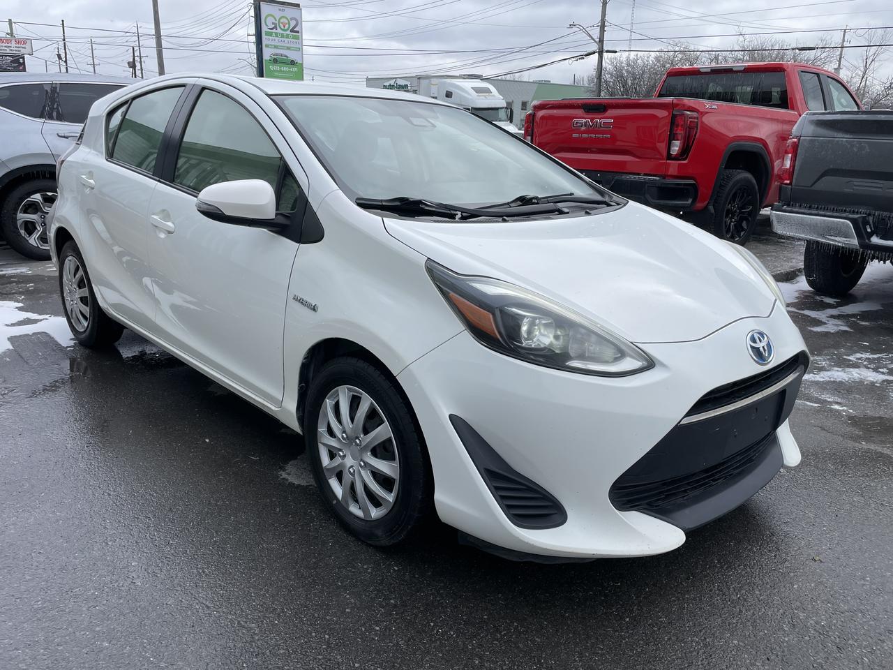 2019 Toyota Prius c Upgrade Photo2