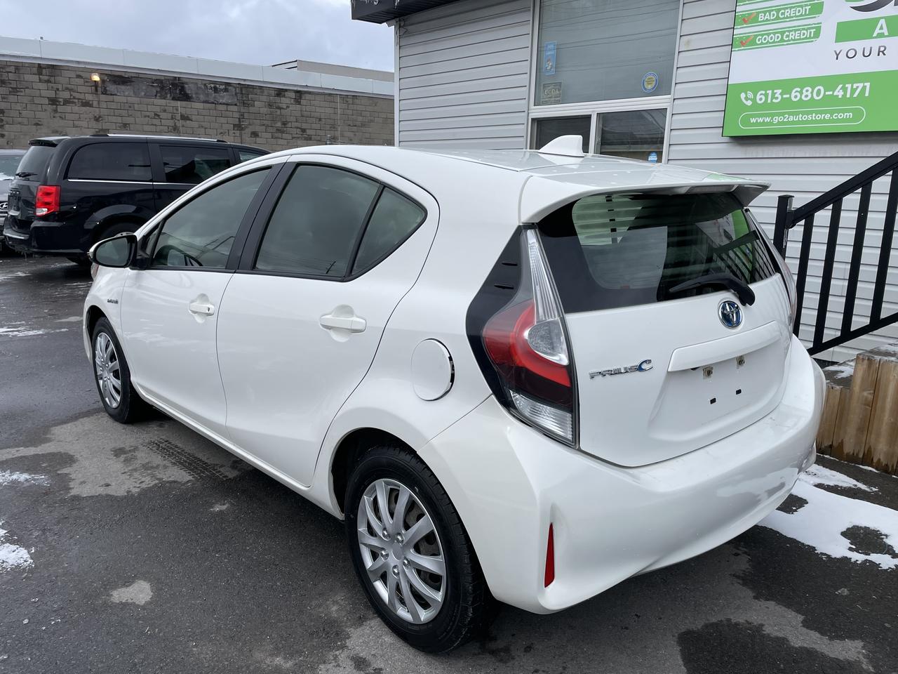 2019 Toyota Prius c Upgrade Photo4