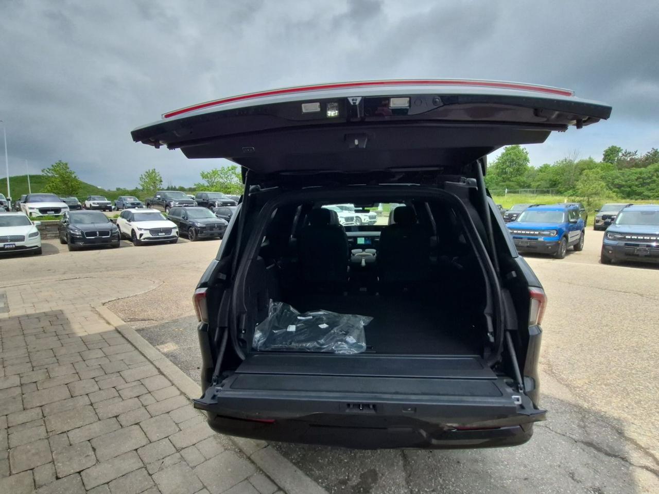 2026 Lincoln Navigator L RESERVE,  FULLY ..IT IS.     INCS LUX TAX Photo3