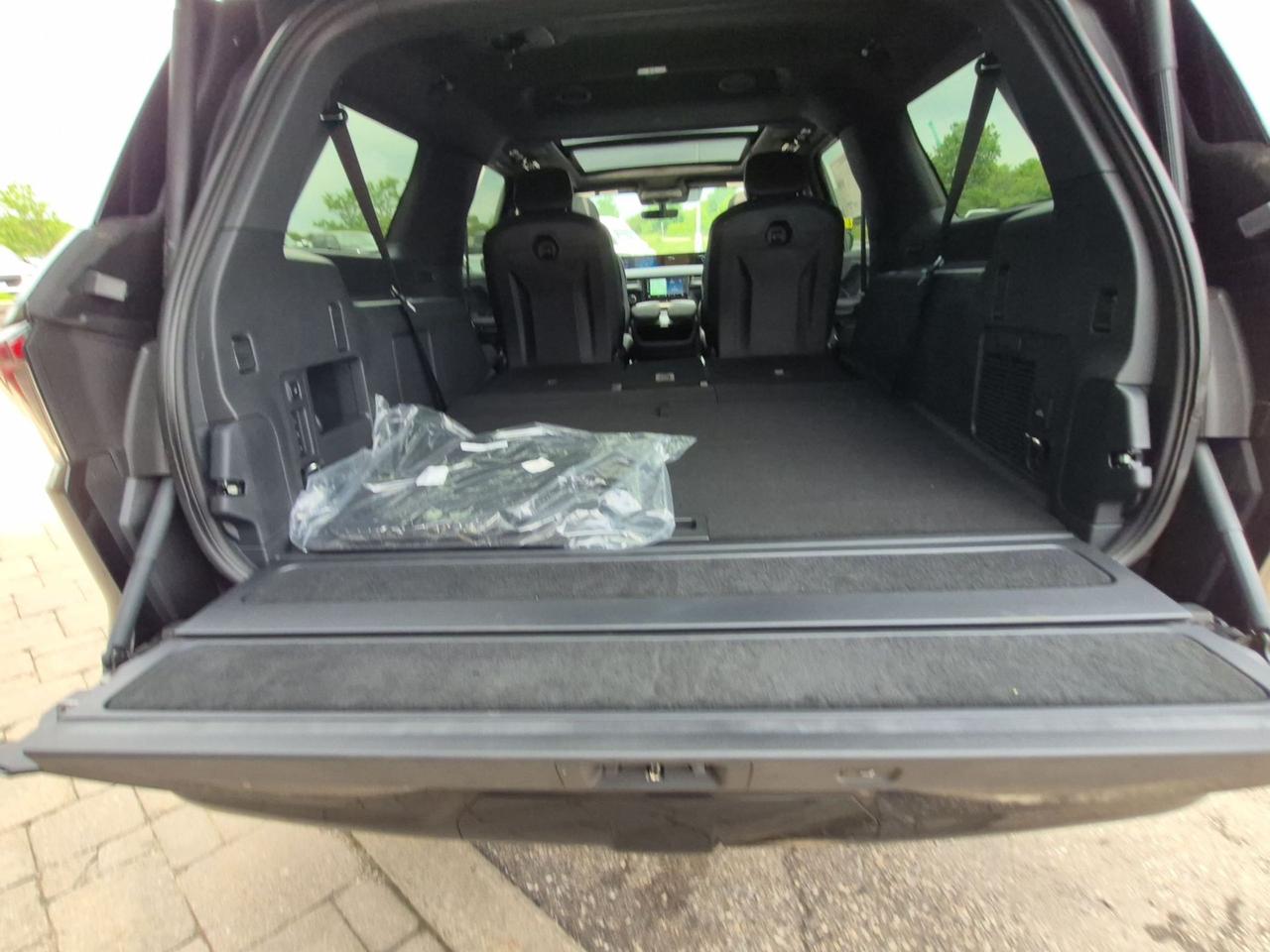 2026 Lincoln Navigator L RESERVE, JET APP PKG, PHONE AS KEY, BLUECRUISE Photo4