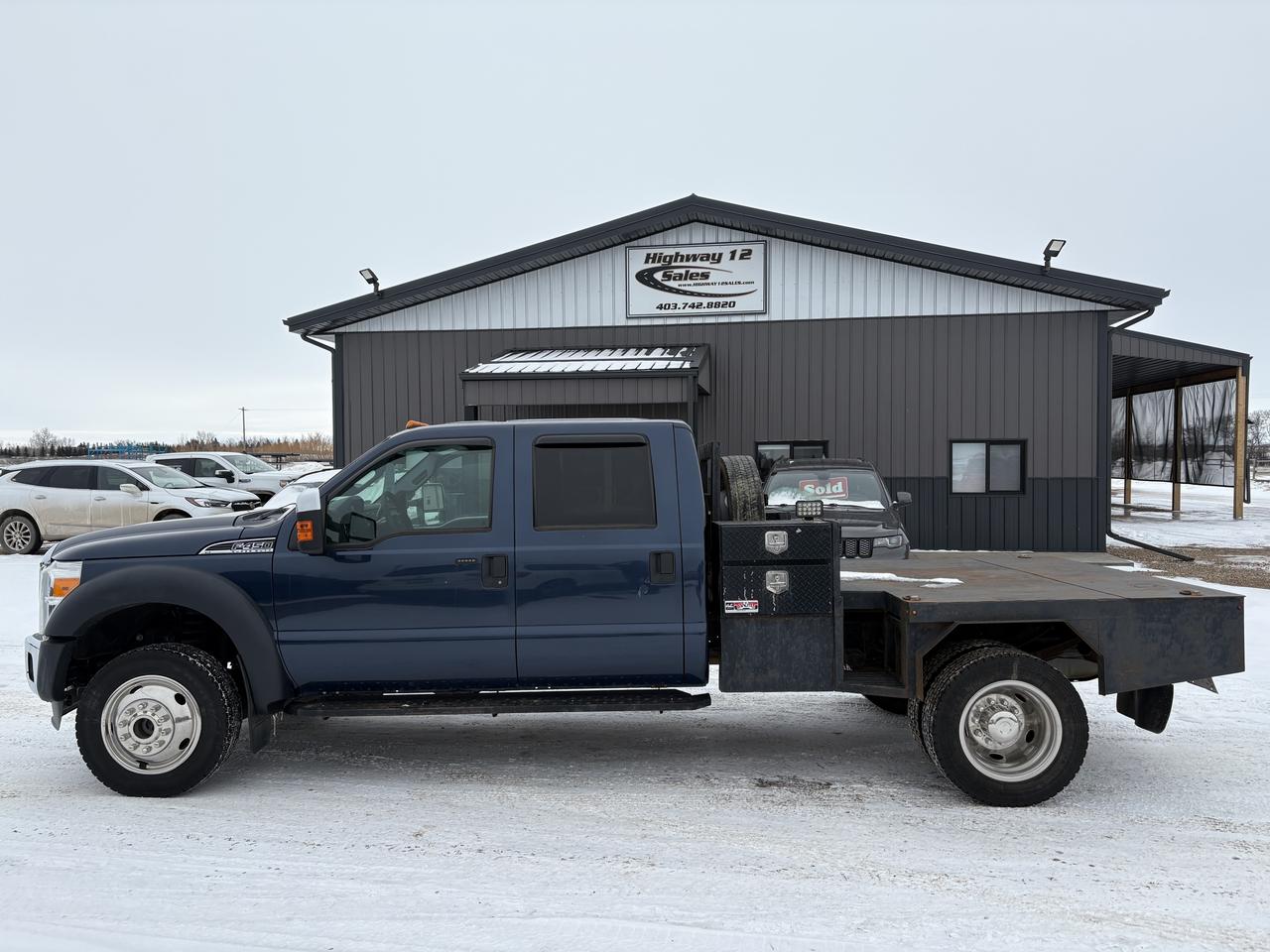 2015 Ford SUPER DUTY F-450 DRW 4WD Crew Cab 176" WB 60" CA XLT - Photo #1