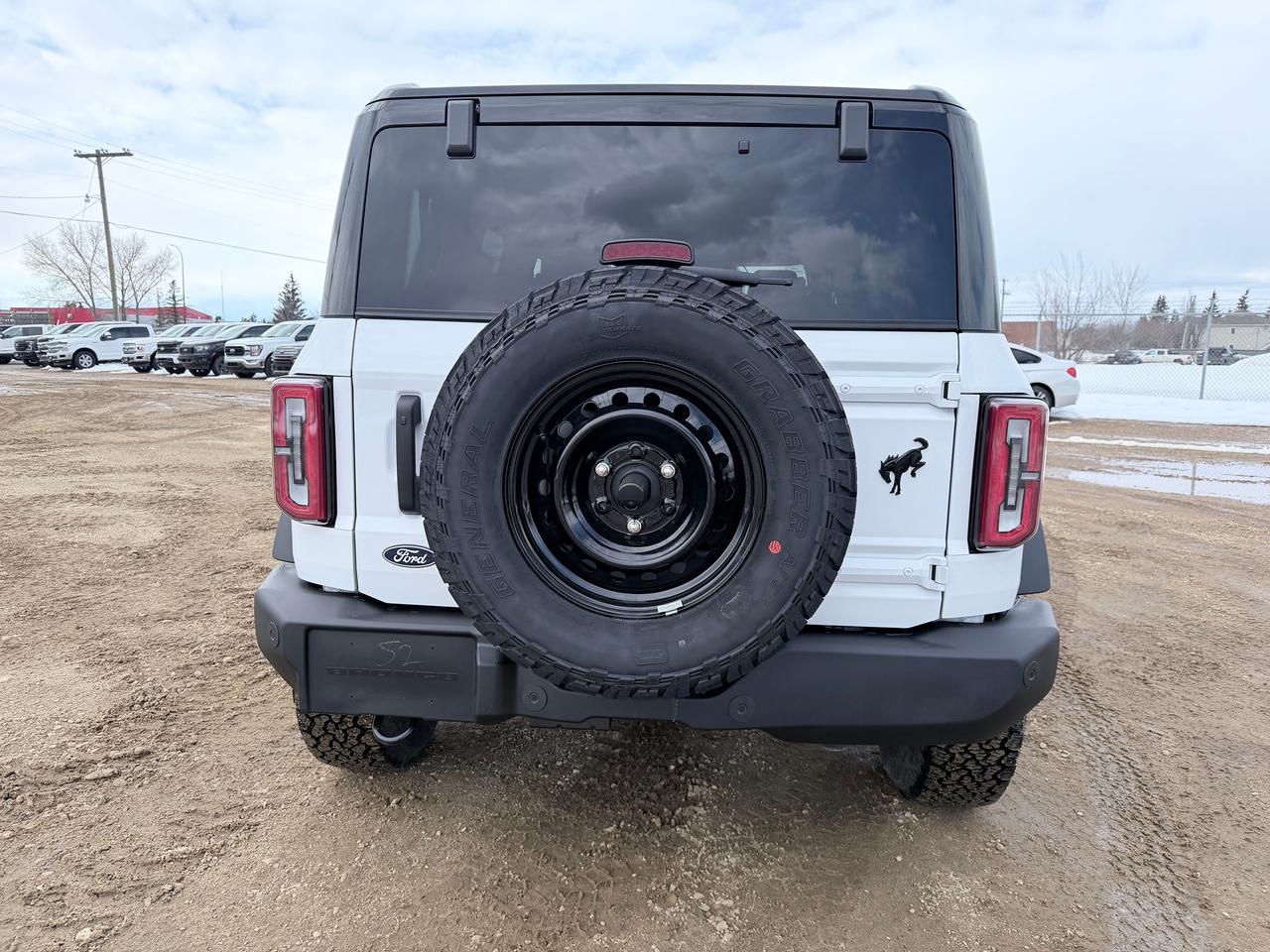 2026 Ford Bronco Outer Banks Photo3