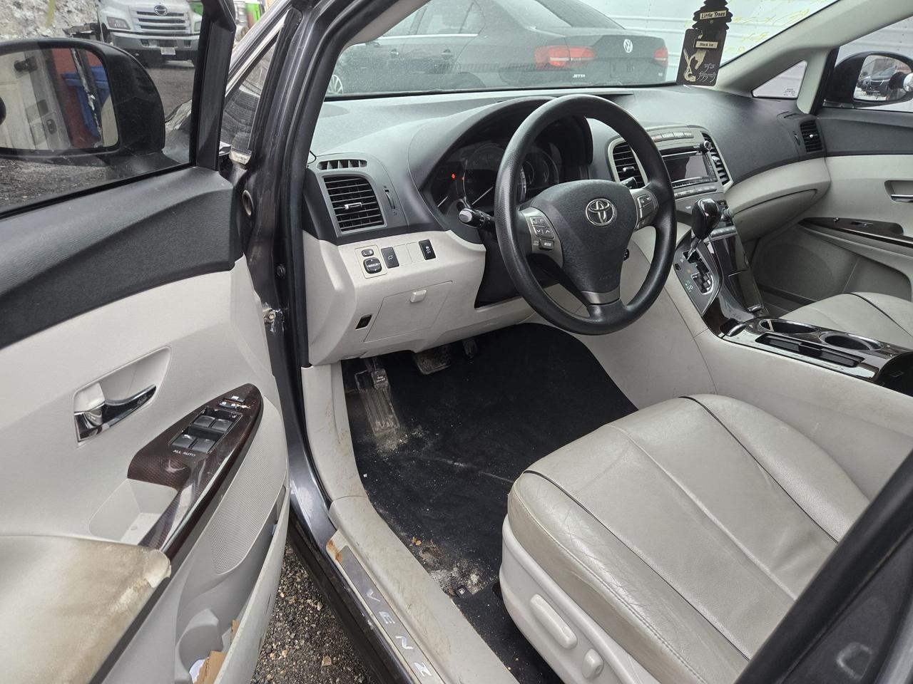 2011 Toyota Venza  Photo