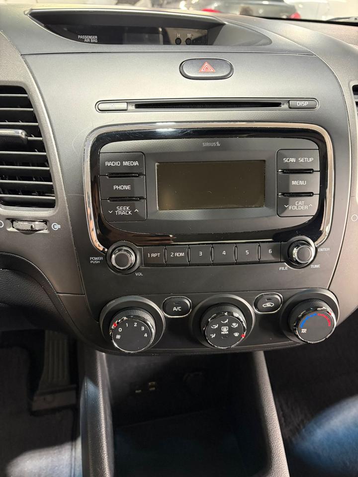 2017 Kia Forte LX Photo