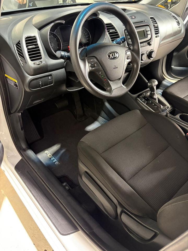 2017 Kia Forte LX Photo