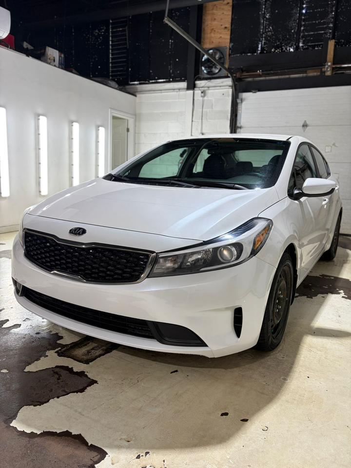 2017 Kia Forte LX Photo0