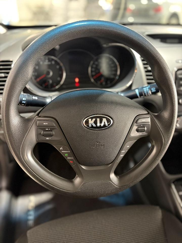 2017 Kia Forte LX Photo