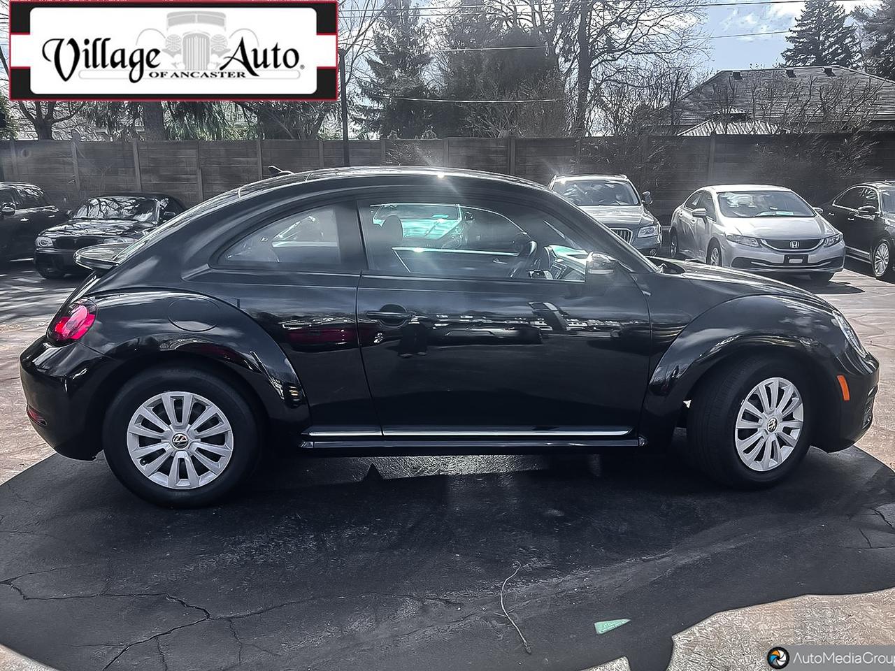 2018 Volkswagen Beetle Trendline AUTO - Photo #2