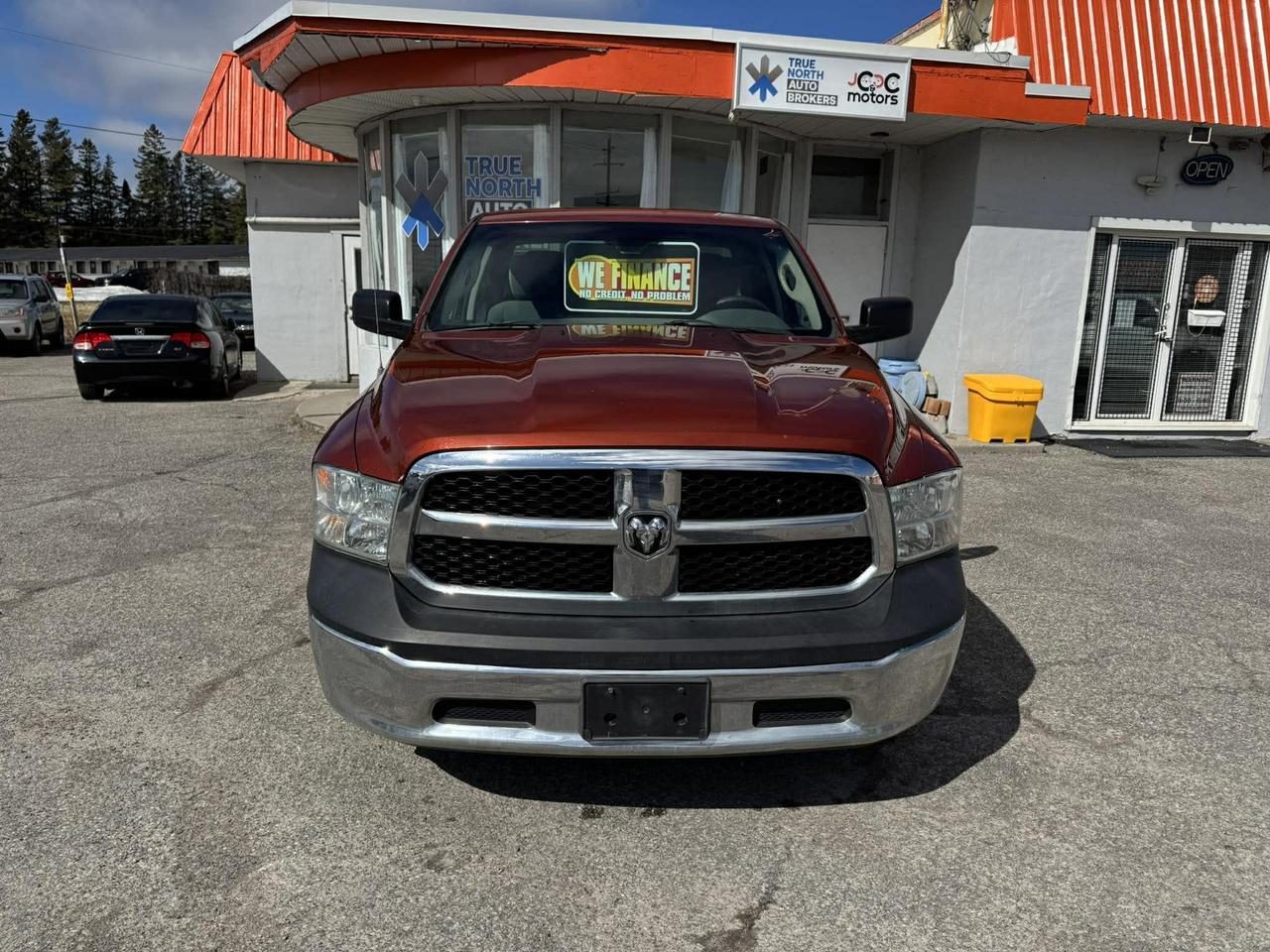 2013 RAM 1500 4WD QUAD CAB 140.5" ST - Photo #2