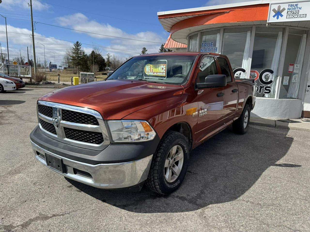 2013 RAM 1500 4WD QUAD CAB 140.5" ST - Photo #3