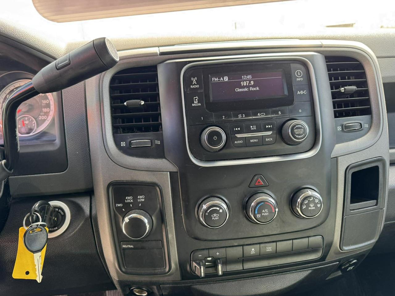 2013 RAM 1500 4WD QUAD CAB 140.5" ST - Photo #13