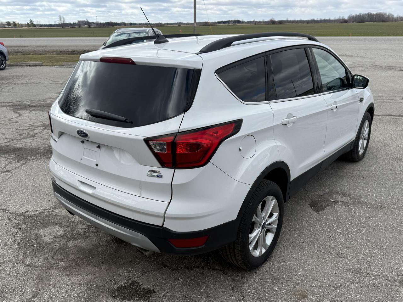 2019 Ford Escape SEL | Backup Camera | Heated Seats | Leather Photo4