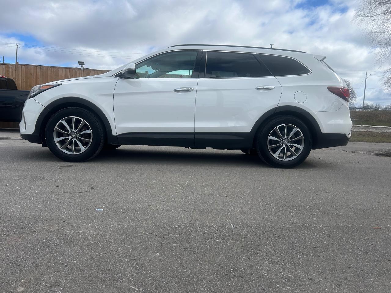 2018 Hyundai Santa Fe XL AWD LUXURY Photo1